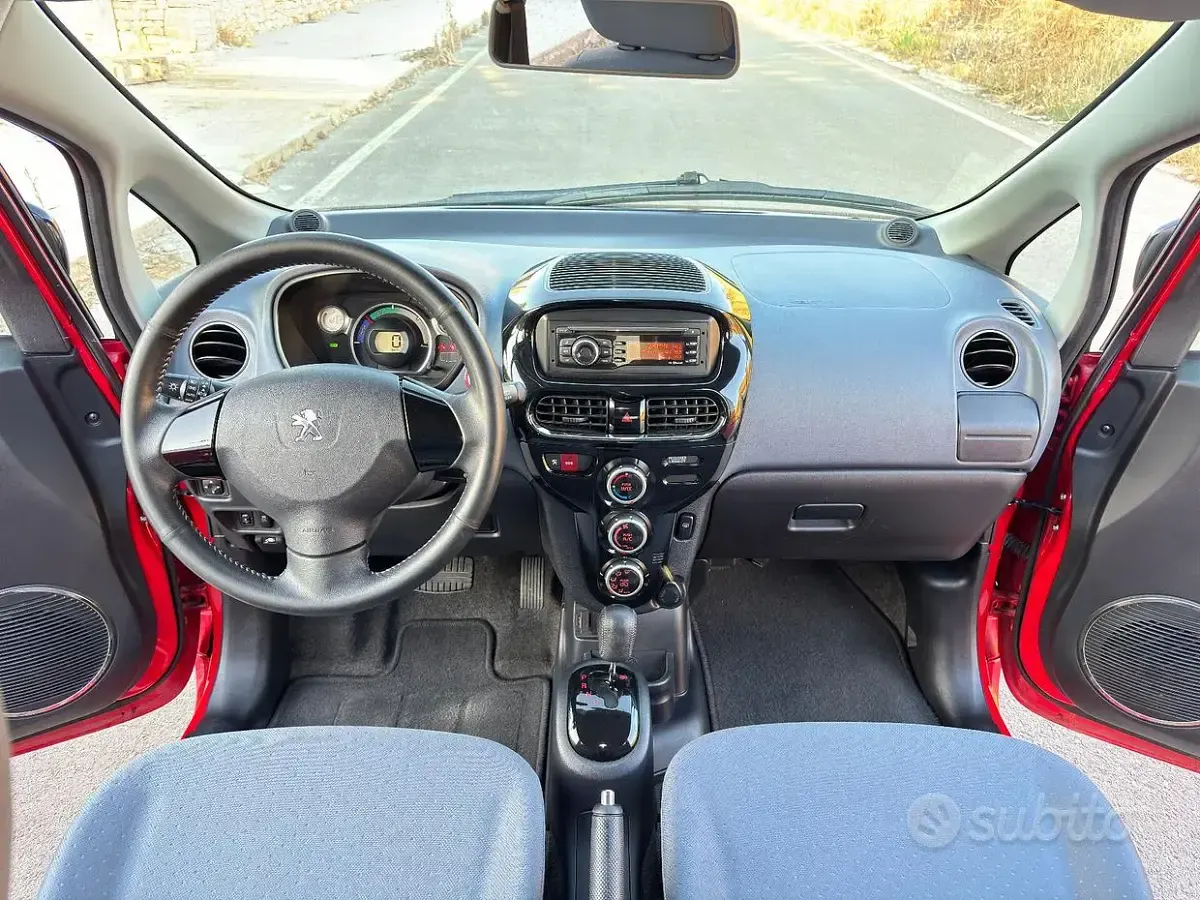 Usata Peugeot iON 35 kW (48 CV) 2011 Rosso Utilitaria