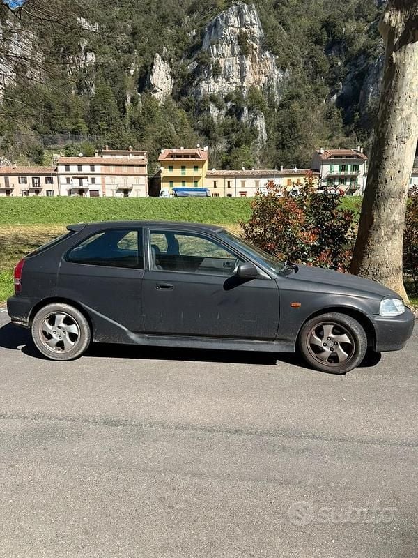 Nero Usata 1996 Honda Civic | 8500 € (Ottimo prezzo) - Immagine 1/3