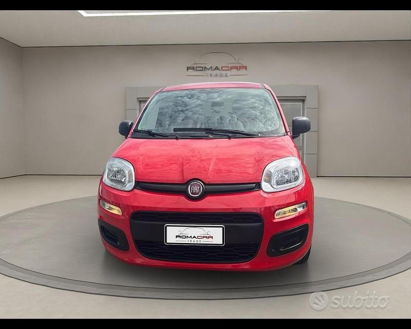 Usata Fiat Panda Lounge 69 CV (50 kW) 2018 Rosso Utilitaria