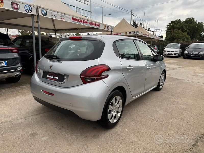 Usata Peugeot 208 Active 82 CV (60 kW) 2018 Grigio Utilitaria