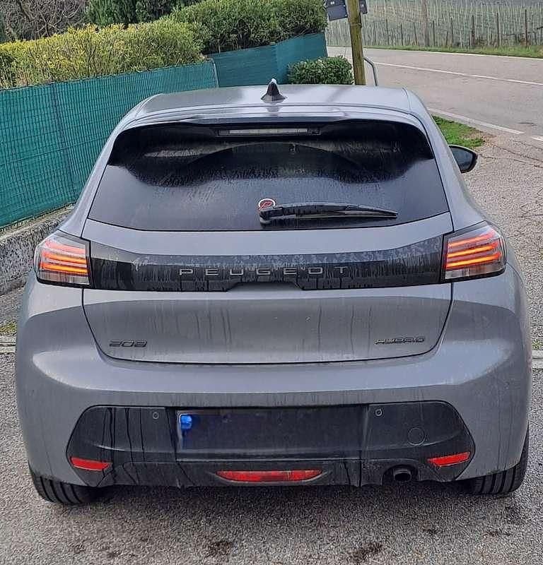 Usata Peugeot 208 Allure 101 CV (74 kW) 2024 Grigio Utilitaria