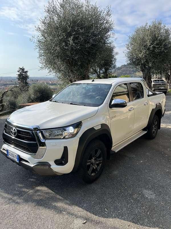 Usata Toyota HiLux Lounge 150 CV (110 kW) 2021 Pick-up