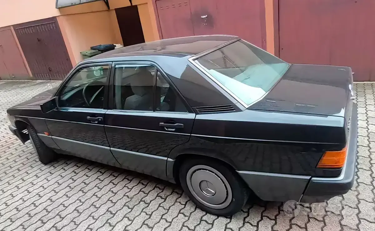 Usata Mercedes 190 105 CV (77 kW) 1990 Grigio Berlina
