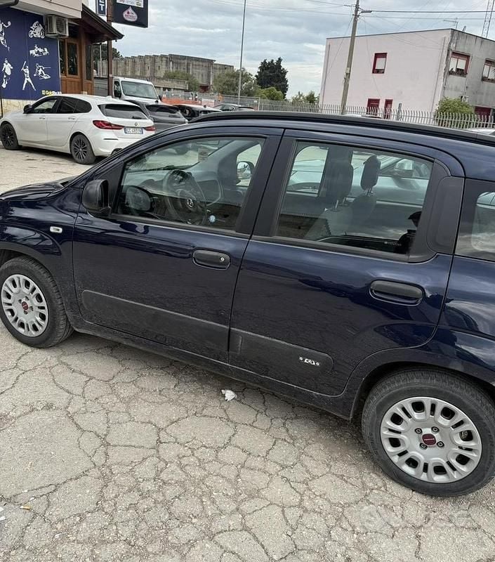 Usata Fiat Panda Lounge 69 CV (50 kW) 2020 Blu Utilitaria