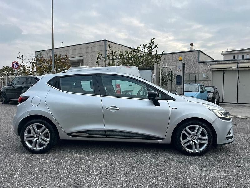 Usata Renault Clio IV 75 CV (55 kW) 2019 Grigio Berlina