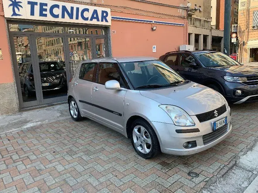 Usata Suzuki Swift GL 92 CV (67 kW) 2008 Argento Utilitaria