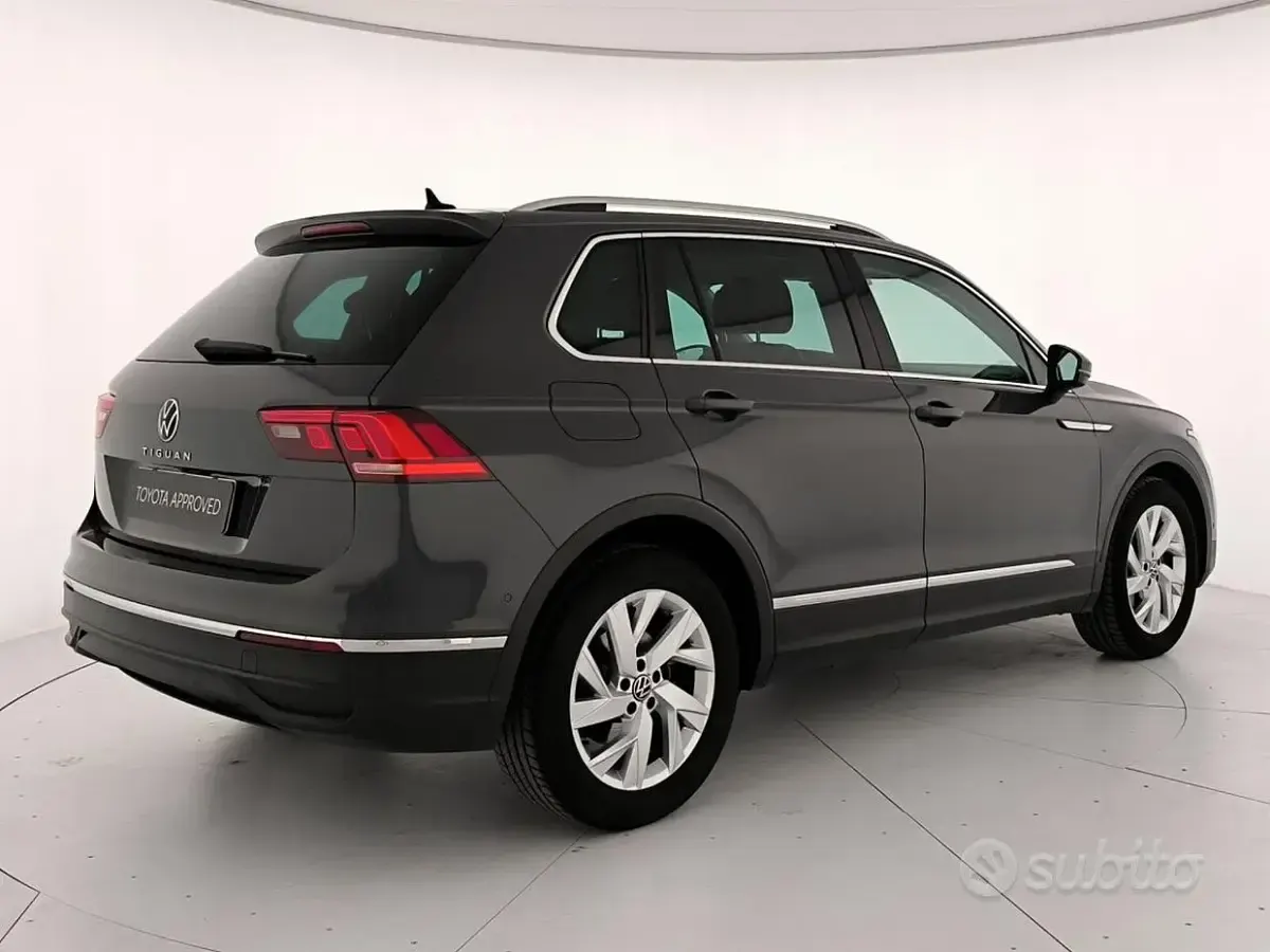 Usata VW Tiguan Life 122 CV (89 kW) 2021 Grigio SUV