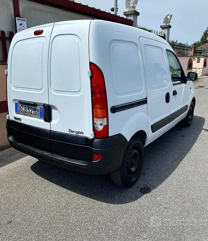 Usata Renault Kangoo 84 CV (61 kW) 2007 Bianco Monovolume