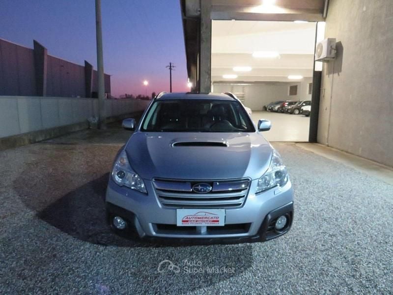 Usata Subaru Legacy 150 CV (110 kW) 2013 Gray Station wagon