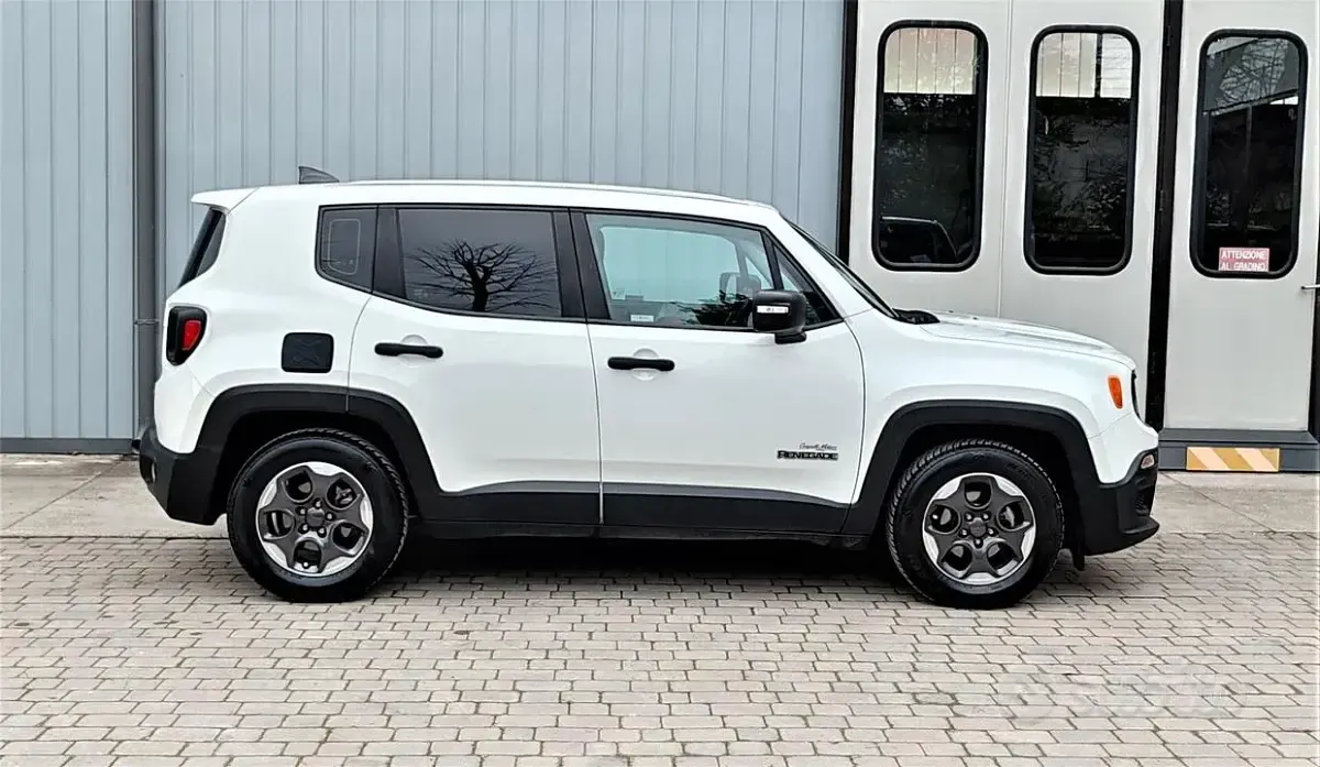 Usata Jeep Renegade Sport 95 CV (69 kW) 2017 Bianco SUV