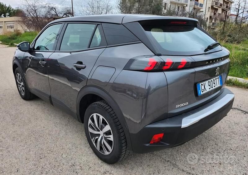 Usata Peugeot 2008 Allure 101 CV (74 kW) 2020 Grigio SUV