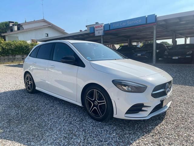 Bianco metallizzato Usata 2019 Mercedes B220 Premium Monovolume | 27.900 € (Molto cara) - Immagine 1/4