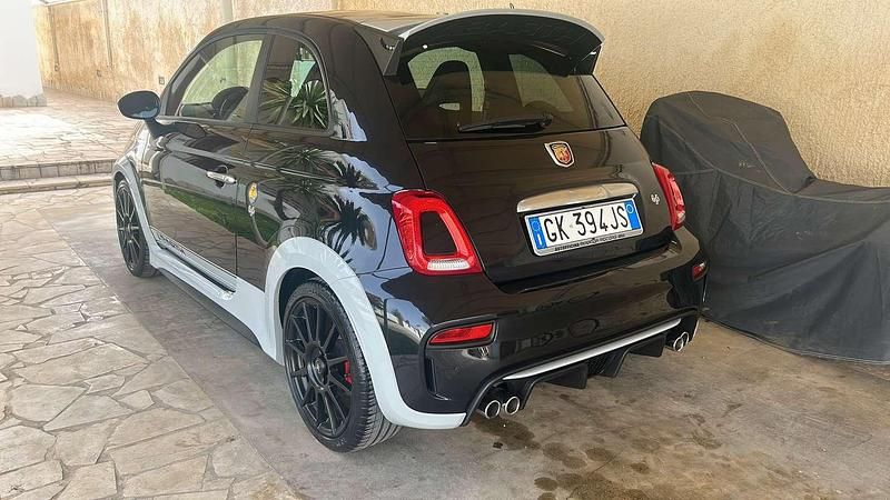 Usata Abarth 695 179 CV (131 kW) 2021 Nero Utilitaria