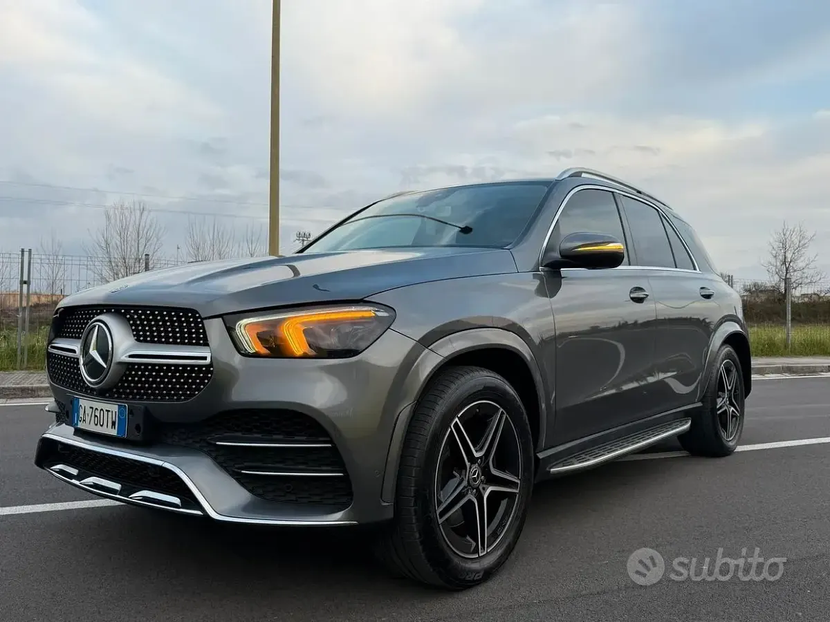 Usata Mercedes GLE300 AMG 245 CV (180 kW) 2020 Grigio SUV