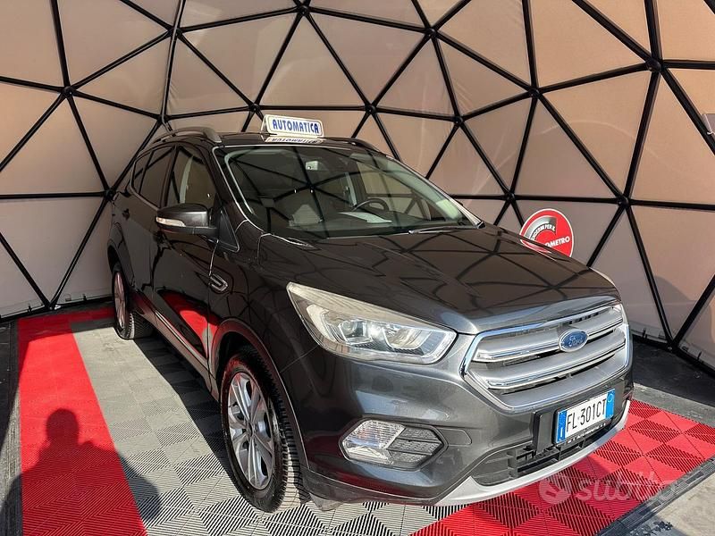 Usata Ford Kuga S 120 CV (88 kW) 2017 Grigio SUV