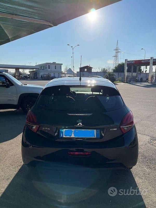 Usata Peugeot 208 83 CV (61 kW) 2021 Utilitaria