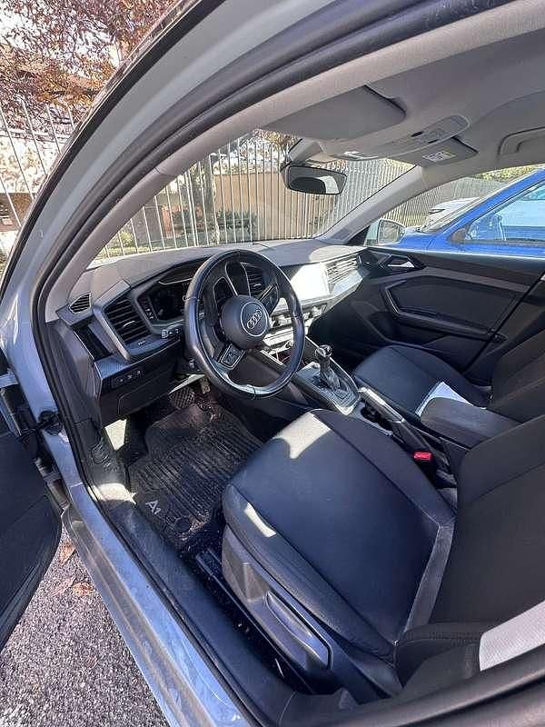 Grigio Usata 2022 Audi A1 Sportback Admired Due volumi | 20.900 € (Buon prezzo) - Immagine 1/4
