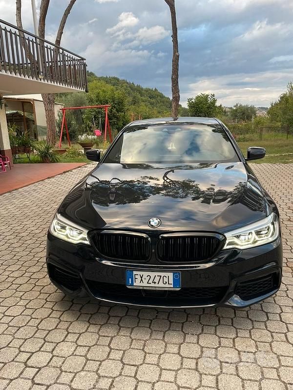 Blu Usata 2019 BMW 520 Efficient Dynamics Tre volumi | 24.000 € (Ottimo prezzo) - Immagine 1/4