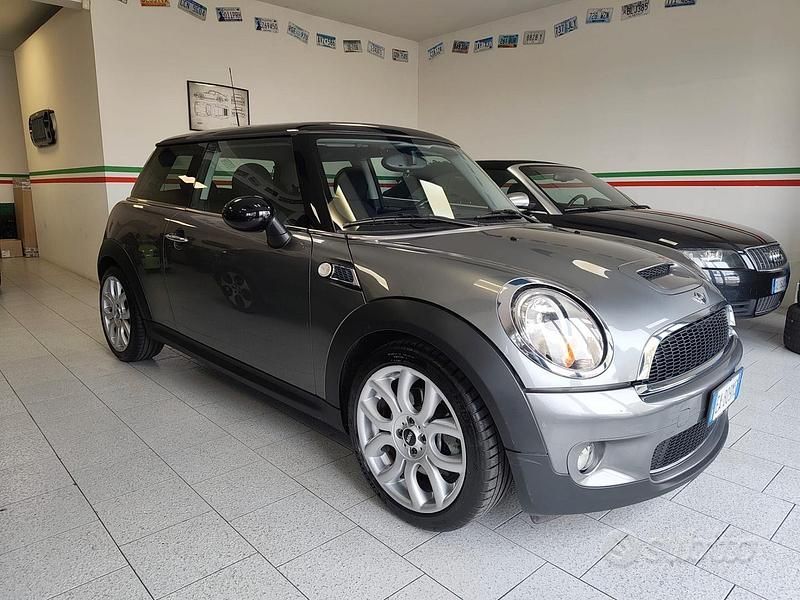 Usata Mini Cooper S 175 CV (128 kW) 2010 Grigio Utilitaria