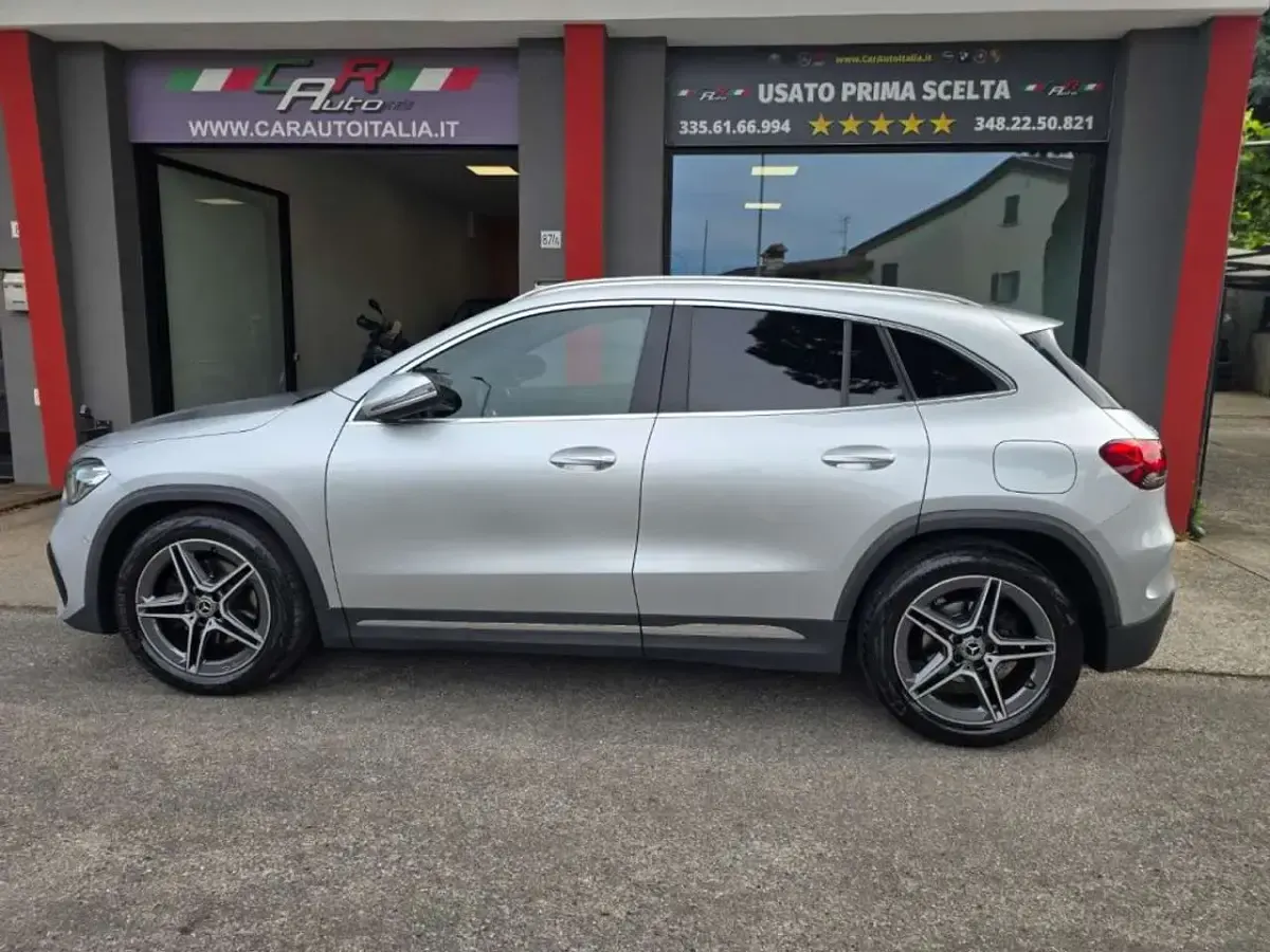 Usata Mercedes GLA200 AMG line 150 CV (110 kW) 2021 Argento iridio  iridium silv SUV
