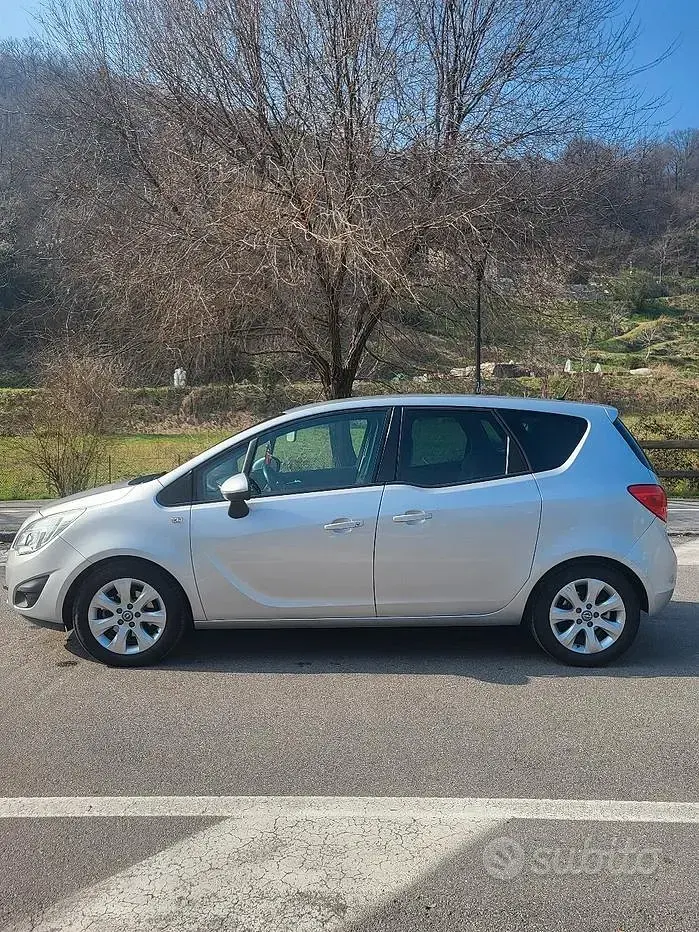 Usata Opel Meriva 120 CV (88 kW) 2013 Monovolume