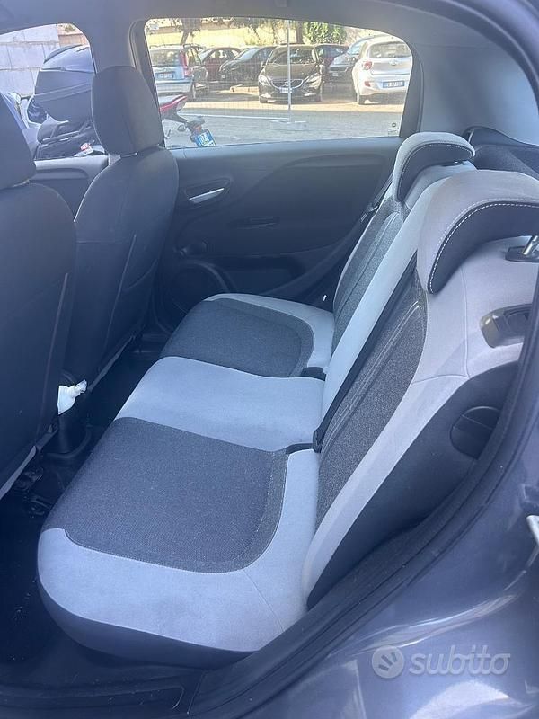 Usata Fiat Punto 69 CV (50 kW) 2015 Grigio Utilitaria