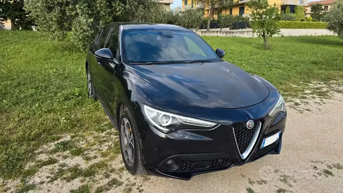 Usata Alfa Romeo Stelvio Executive 210 CV (154 kW) 2017 Nero SUV
