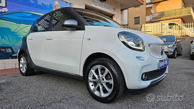 Usado Smart ForFour Passion 90 CV (66 kW) 2019 Blanco Utilitario