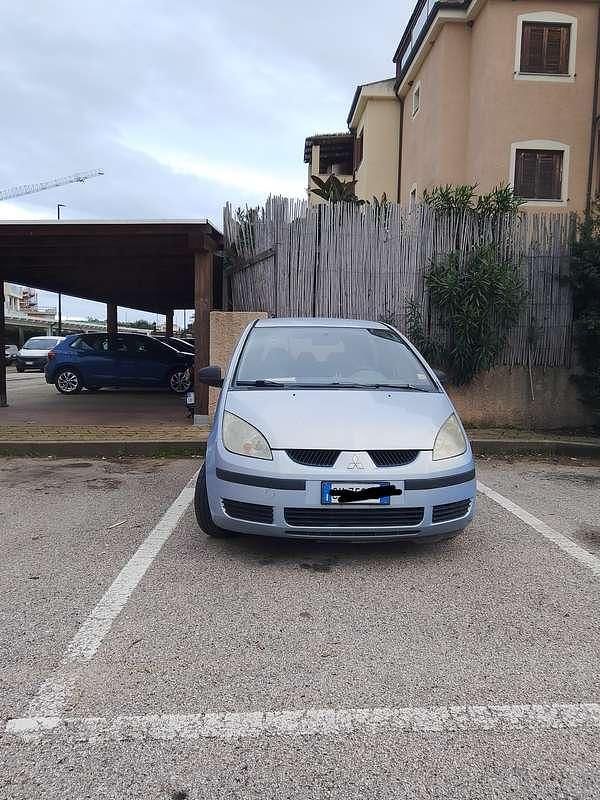 Usata Mitsubishi Colt Inform 75 CV (55 kW) 2006 Blu/azzurro Berlina