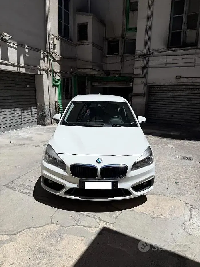 Usata BMW 218 Active Tourer Efficient Dynamics 150 CV (110 kW) 2015 Bianco Monovolume