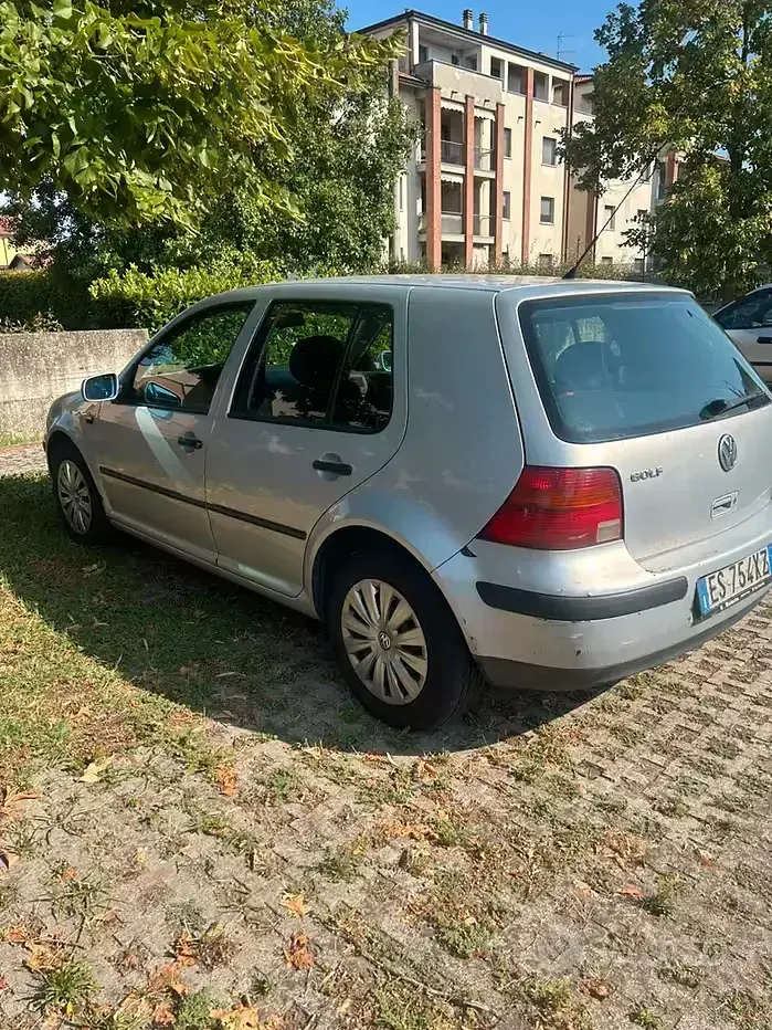 Usata VW Golf IV 110 CV (80 kW) 2001 Grigio Berlina