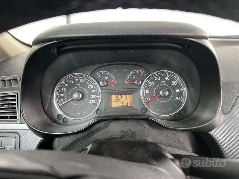 Grigio Usata 2009 Fiat Grande Punto Due volumi | 3500 € (Buon prezzo) - Immagine 1/4