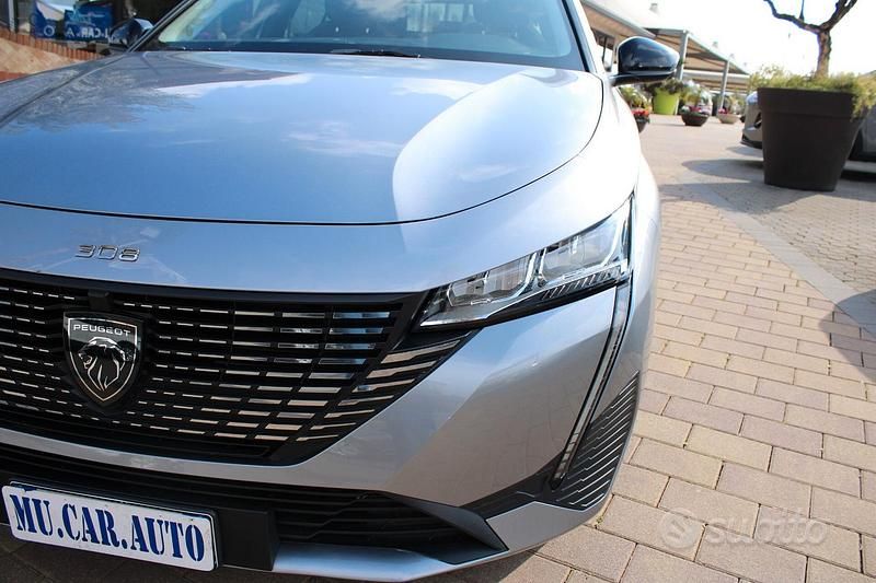 Usata Peugeot 308 Allure 130 CV (95 kW) 2024 Grigio Berlina