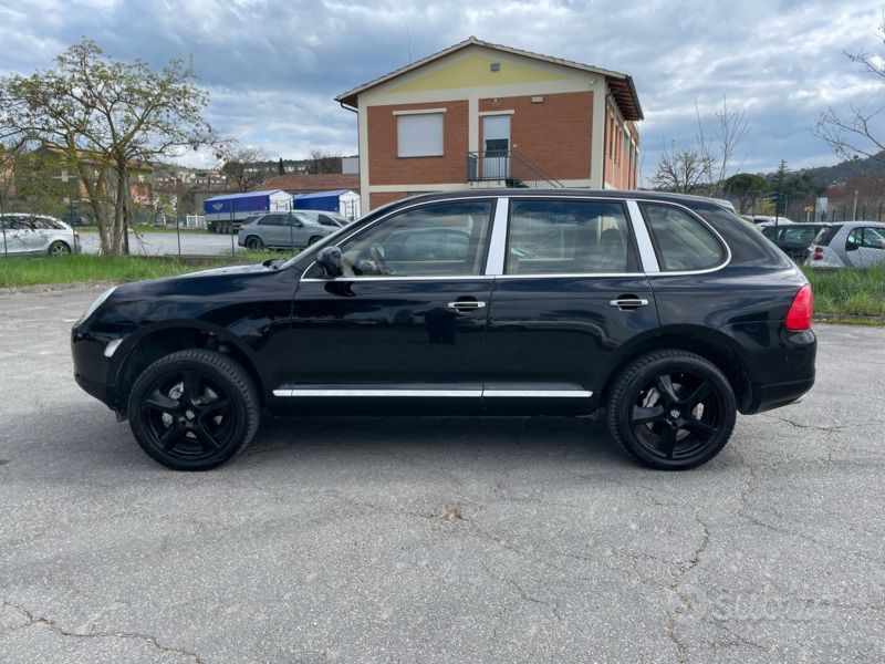 Usata 2004 Porsche Cayenne SUV | 8000 € (Ottimo prezzo) - Immagine 1/4
