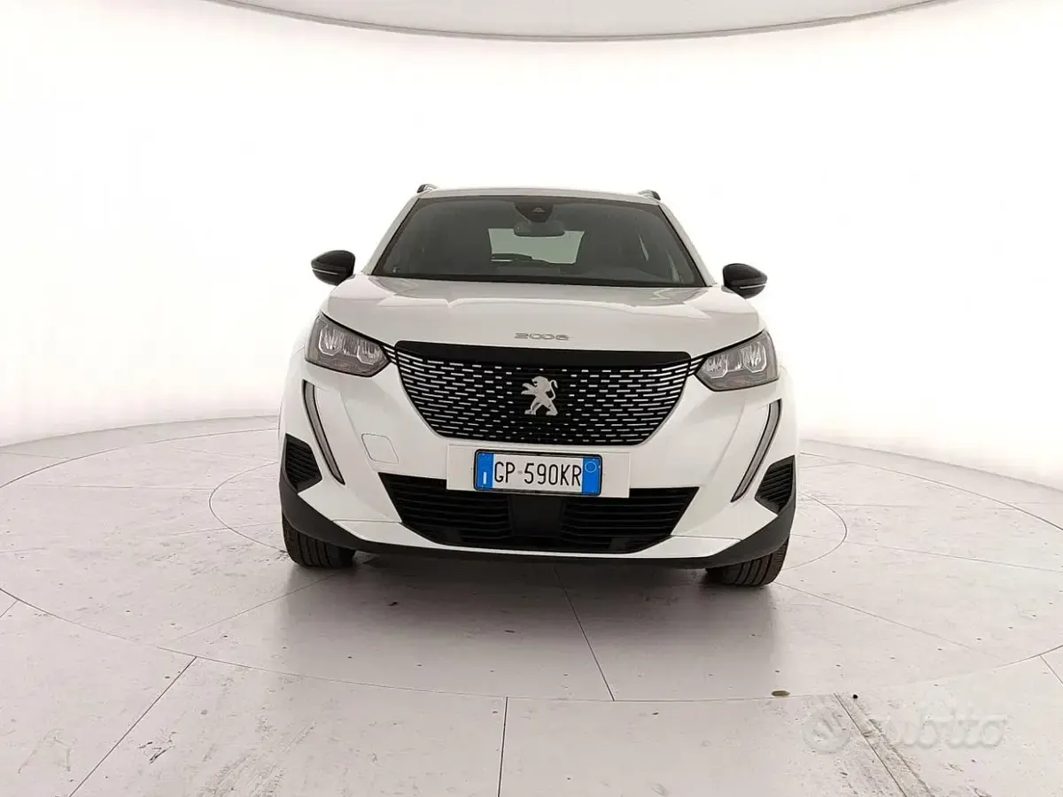 Usata Peugeot 2008 Allure 131 CV (96 kW) 2023 Bianco SUV
