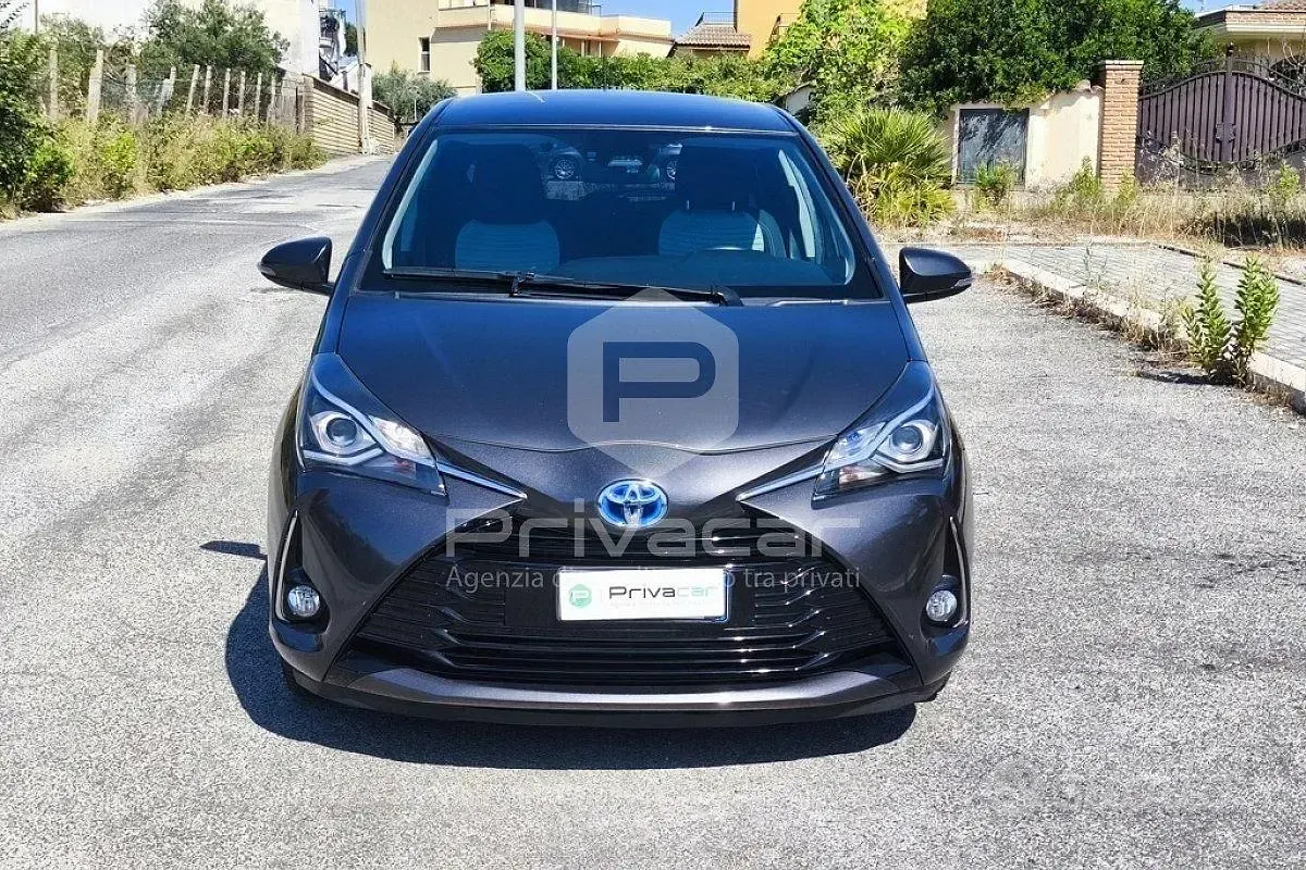 Usata Toyota Yaris Hybrid Active 73 CV (53 kW) 2019 Grigio Utilitaria