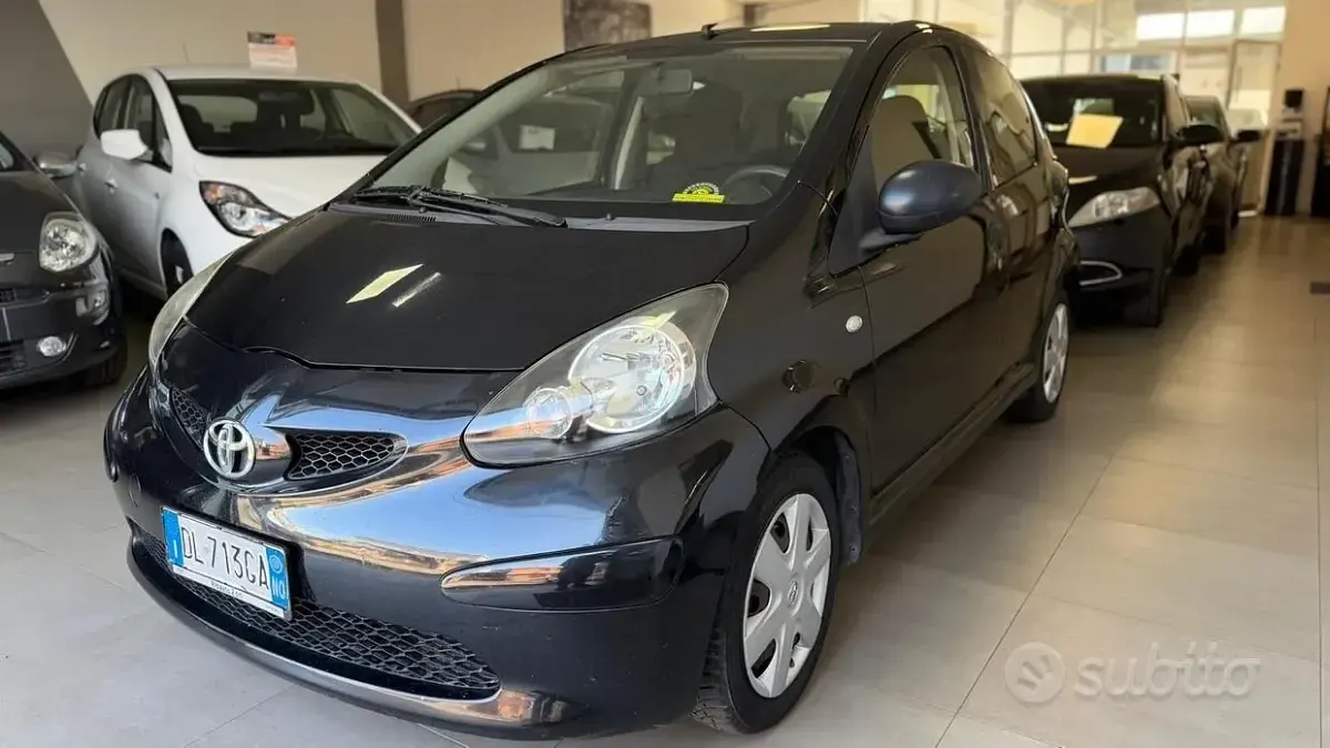 Usata Toyota Aygo Sol 68 CV (50 kW) 2007 Nero Utilitaria