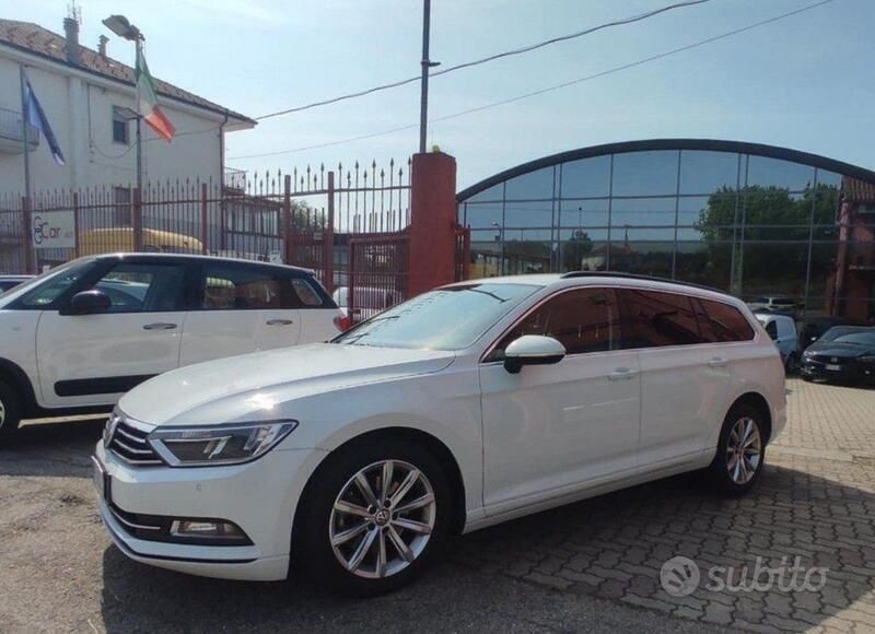 Bianco Usata 2016 VW Passat Business Station wagon | 11.500 € (Buon prezzo) - Immagine 1/4