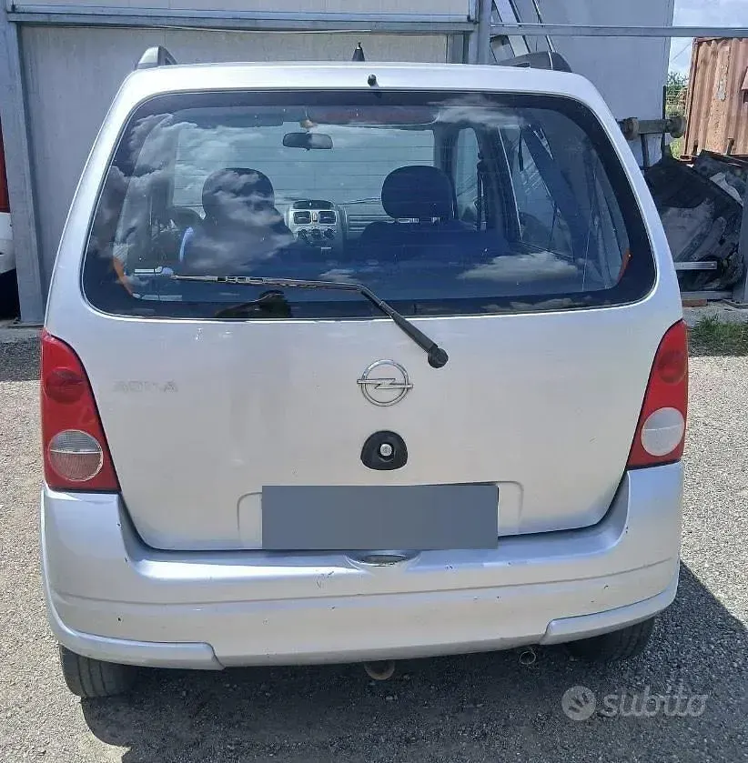 Usata Opel Agila 60 CV (44 kW) 2005 Grigio Monovolume