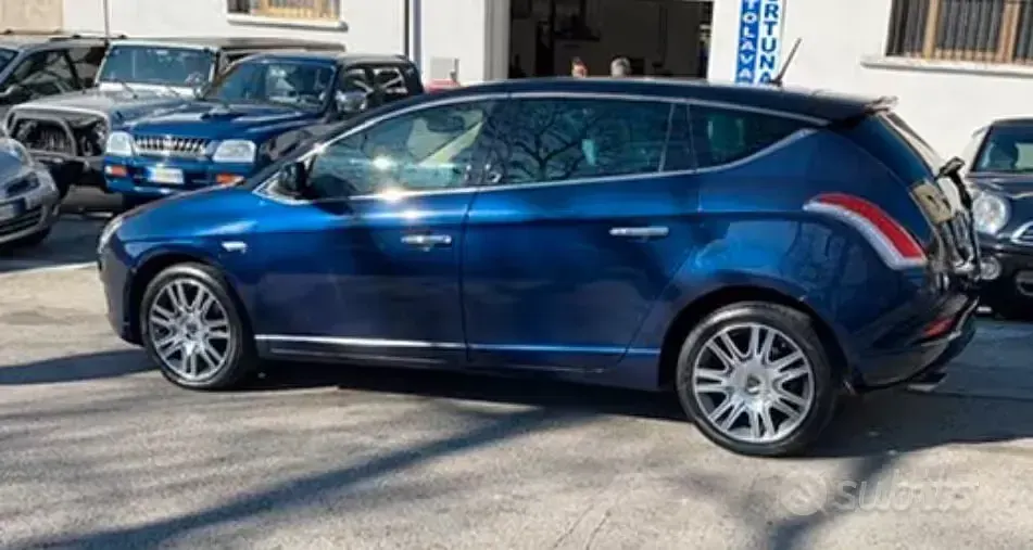 Usata Lancia Delta 120 CV (88 kW) 2014 Bluazzurro Utilitaria