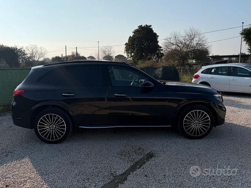 Usata Mercedes GLC300e AMG line 367 CV (269 kW) 2024 Grigio SUV