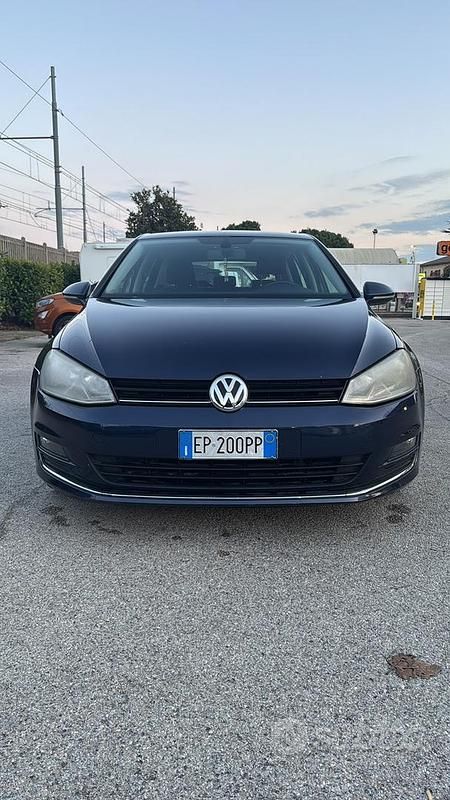Usata VW Golf VII Highline 105 CV (77 kW) 2014 Blu Berlina