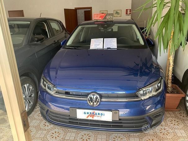 Blu Usata 2023 VW Polo Life Tre volumi | 19.500 € (Buon prezzo) - Immagine 1/4