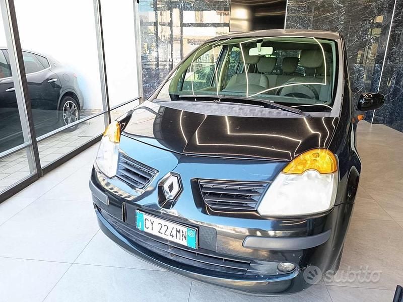 Usata Renault Modus Dynamique 75 CV (55 kW) 2005 Grigio scuro Monovolume