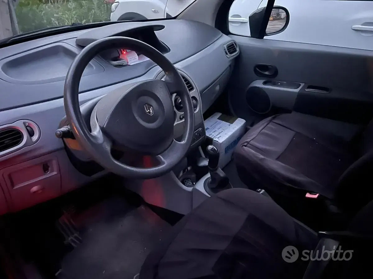 Usata Renault Modus 68 CV (50 kW) 2009 Nero Monovolume