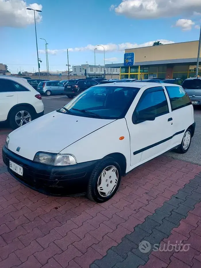 Usata Fiat 750 60 CV (44 kW) 1998 Bianco Berlina