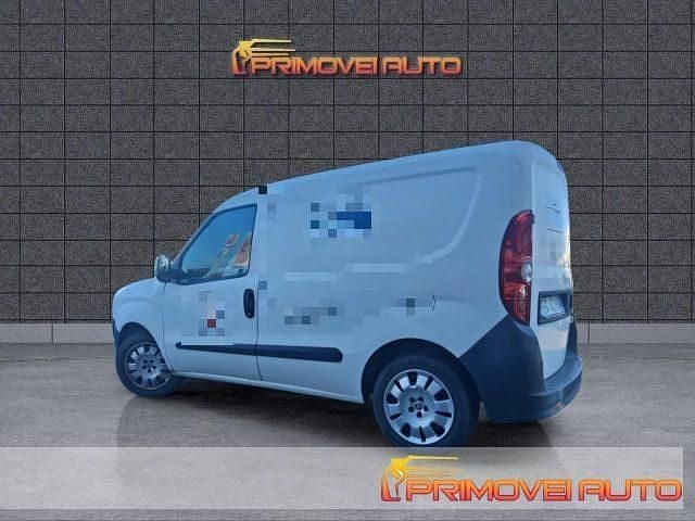 Usata Fiat Doblò 95 CV (69 kW) 2010 Bianco Monovolume