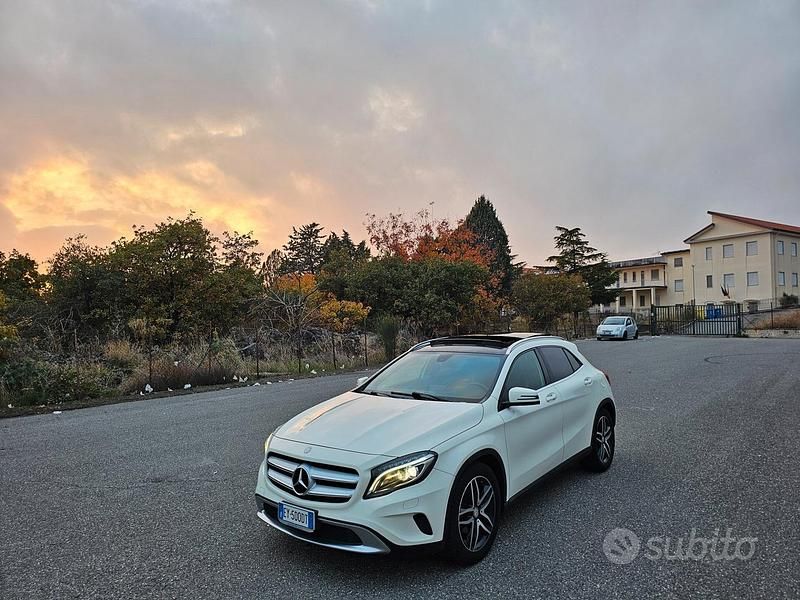Bianco Usata 2015 Mercedes GLA200 SUV | 12.999 € (Ottimo prezzo) - Immagine 1/4