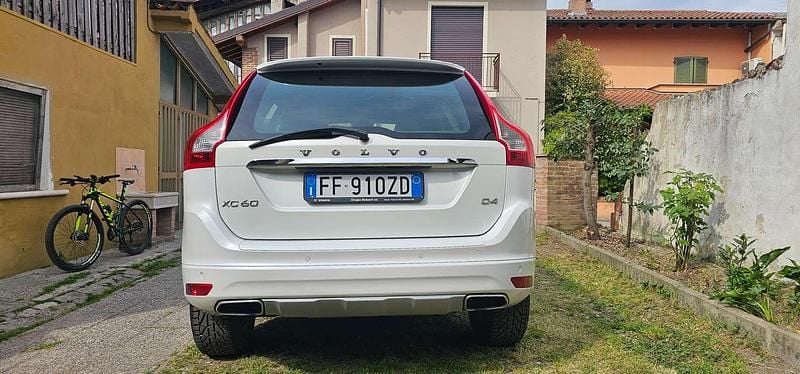 Usado Volvo XC60 Momentum 190 HP (139 kW) 2016 Branco SUV