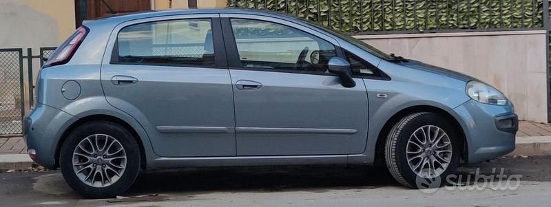 Usata Fiat Punto Evo Emotion 95 CV (69 kW) 2011 Grigio Utilitaria